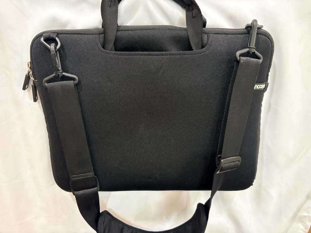 Incase Neoprene Laptop Slimcase Briefcase with Shoulder Strap